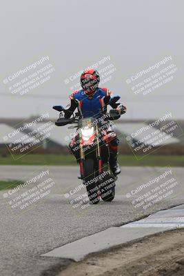 media/Nov-29-2025-TrackDaz (Sat) [[10ae2d9bce]]/C Group/Session 4 (Wheelie Bump)/